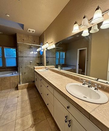 3rd image of 14027 Strawberry Cir