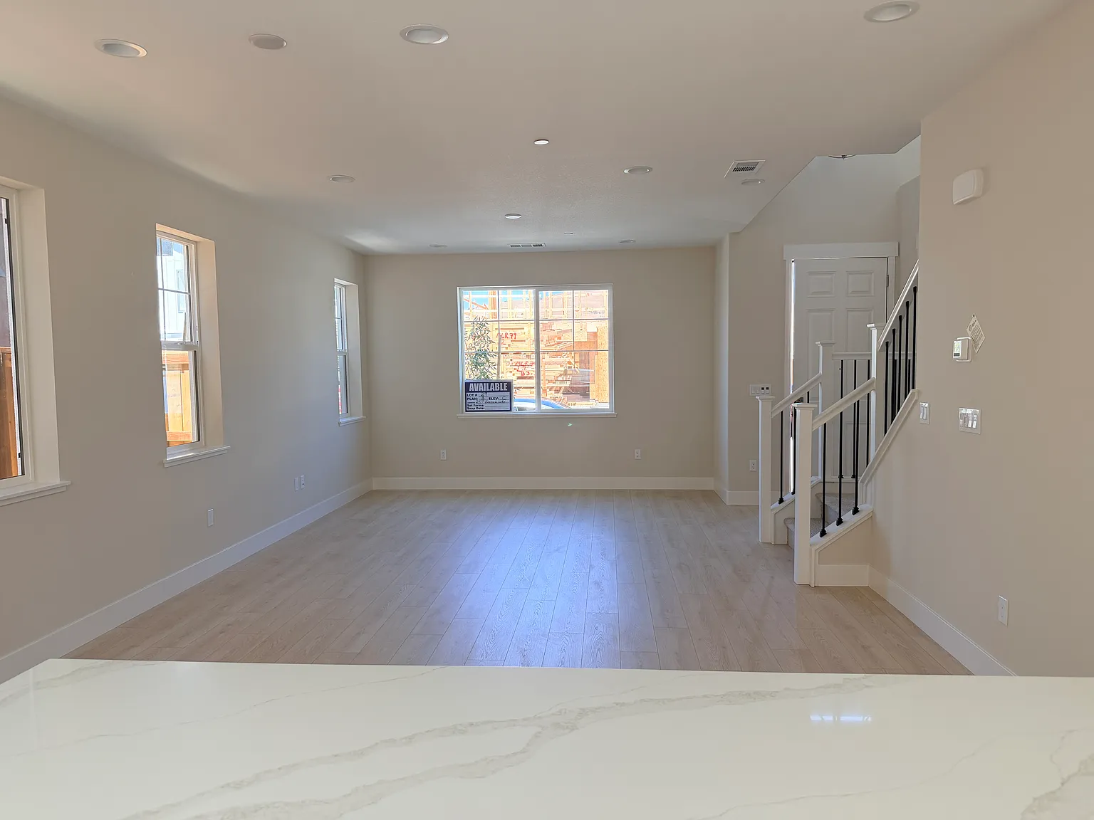 4 bed, 2146 sqft, $3,750 — Photo 3