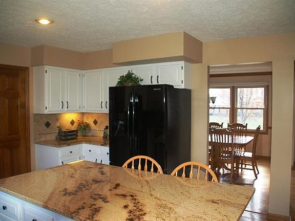 5th image of 9996 Carrousel Ct