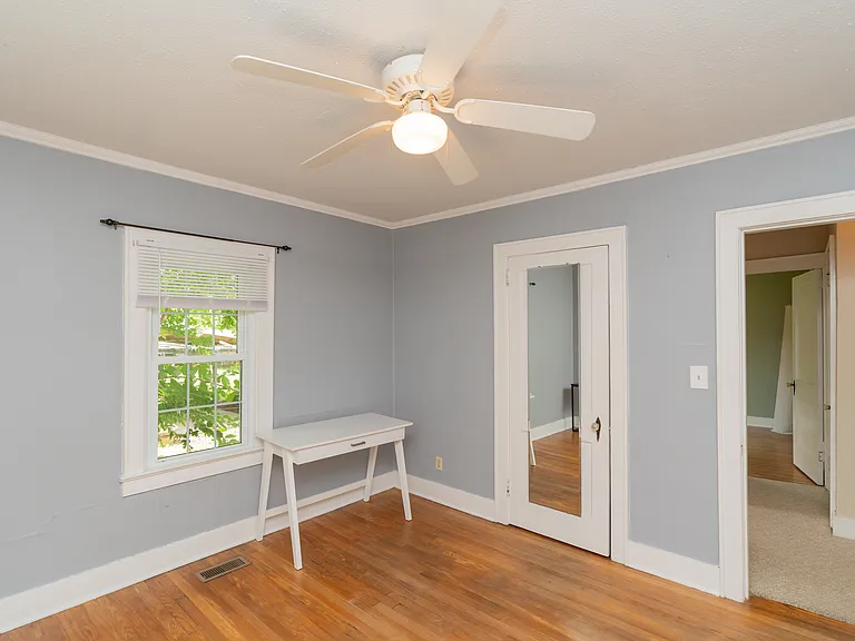 4 Orlando Dr — Photo 34
