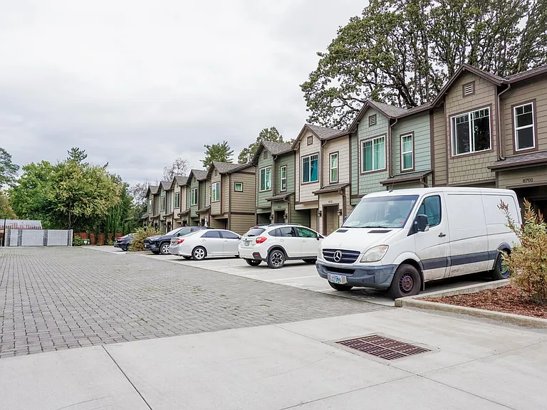 8701 SW Spruce St #14 — Photo 2