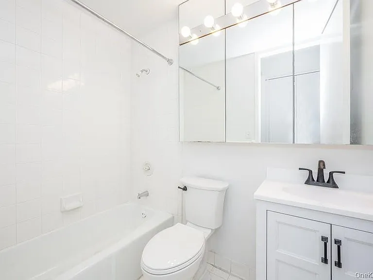 35 N Chatsworth Ave #3V — Photo 16