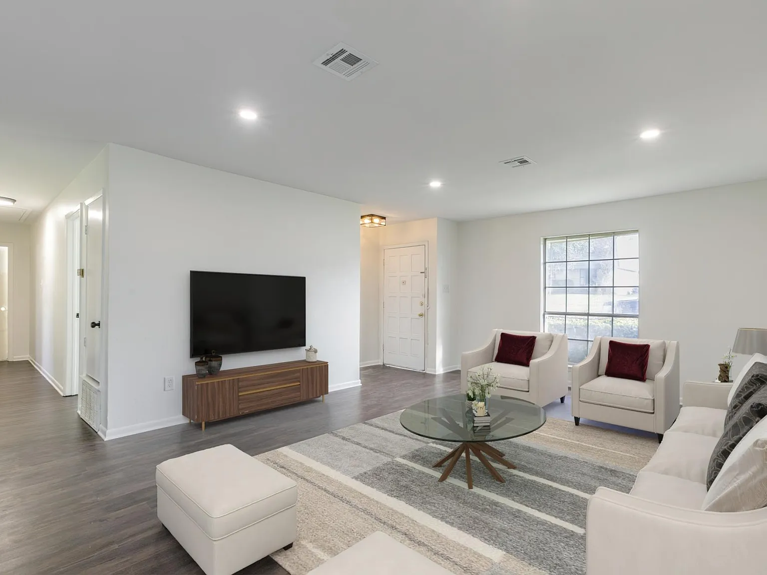 3 bed, 1317 sqft, $1,575 — Photo 4