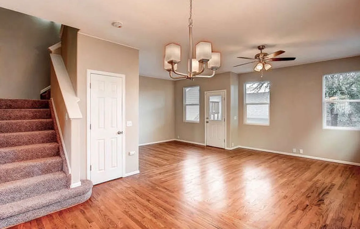 3 bed, 2.5 bath, 1565 sqft, $1,900 — Photo 4