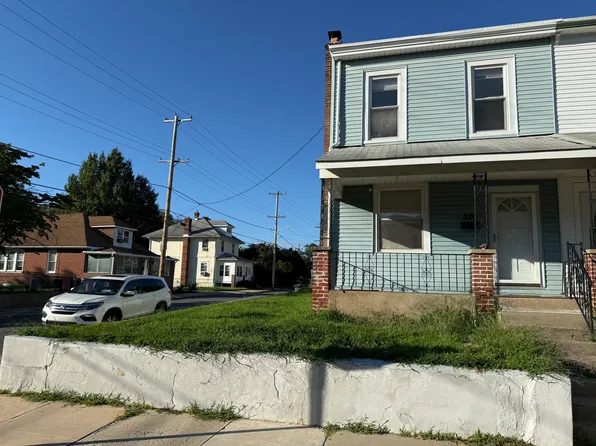 220 10th St, Upland, PA 19015