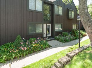 132 Stirling Ct APT A, Kalamazoo, MI 49006