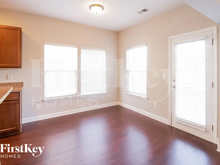 254 Killarney Trl — Photo 6