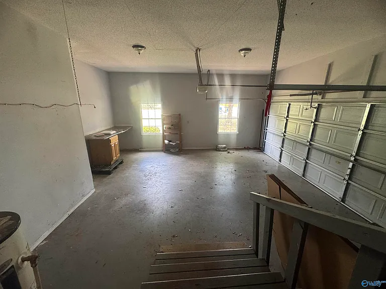 915 Highland Dr — Photo 29