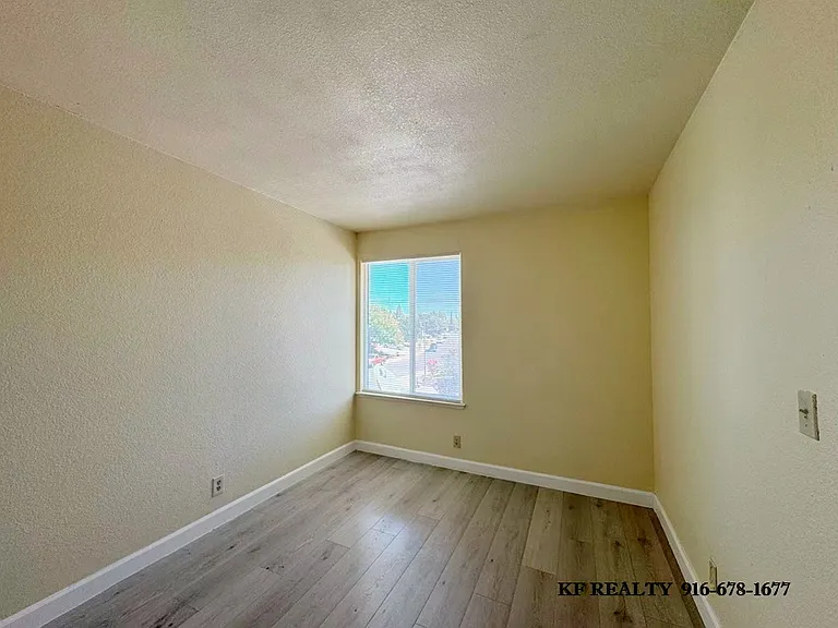 8030 Deer Water Dr — Photo 10