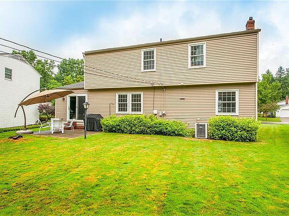 3rd image of 1108 Hillrock Dr