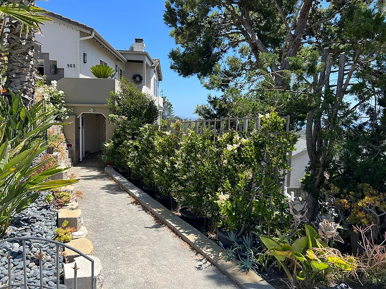 963 Emma Dr — Photo 14