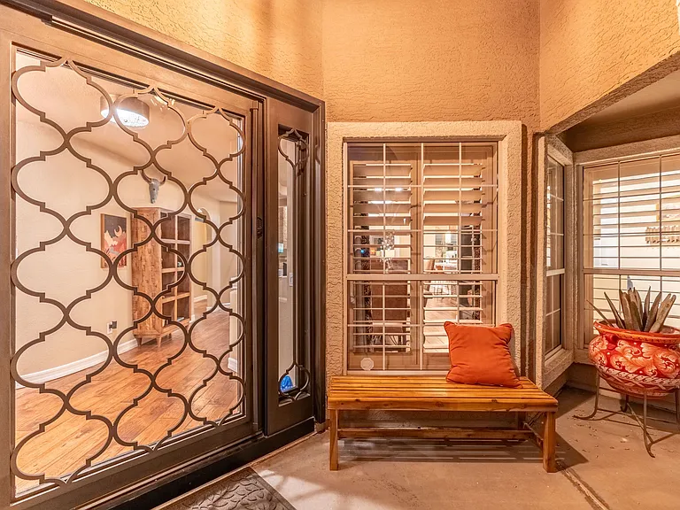 372 W Amoroso Dr — Photo 132
