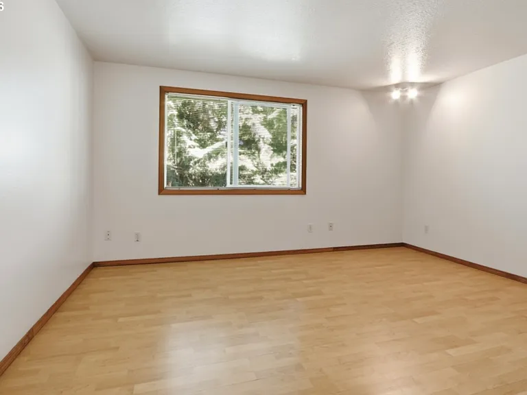1408 NE 72nd St #2 — Photo 6