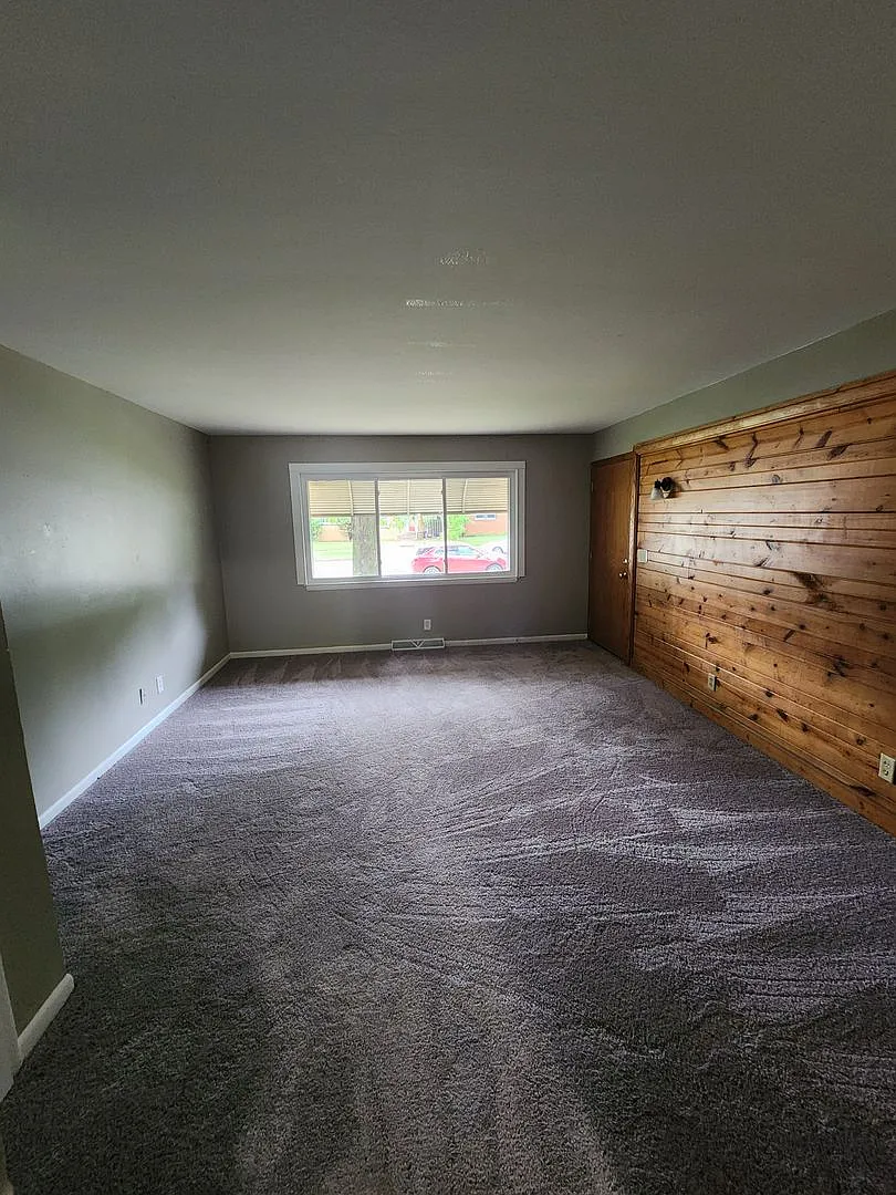 8236 W Villard Ave. (4 Unit) — Photo 4