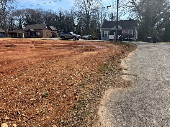 4th image of 501 Plain St