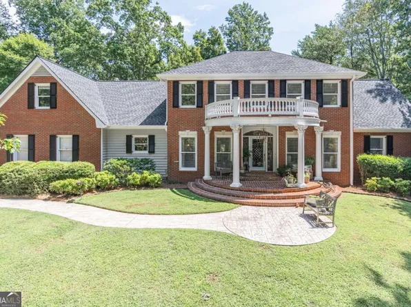 1167 E Lake Dr, Gainesville, GA 30506