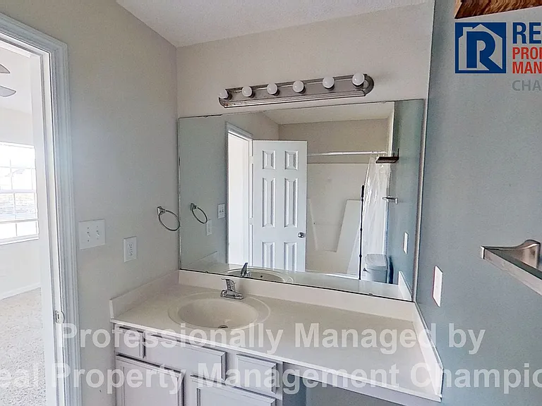 1002 Banister Loop — Photo 17