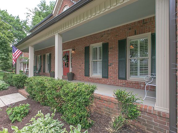 3rd image of 1627 Wexford Dr