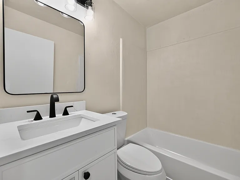 14511 Oliphant St — Photo 24