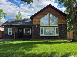 826 Chaplin St E, Swift Current, SK S9H1J5