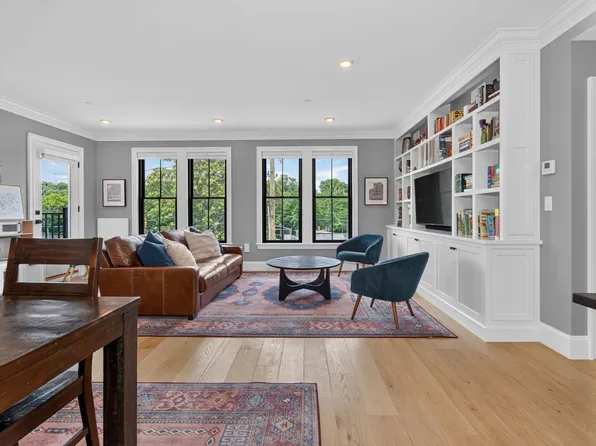 120 Brookside Ave #302, Jamaica Plain, MA 02130