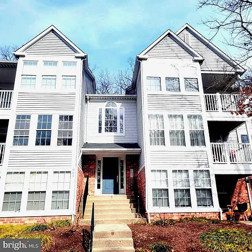 905 Woodbridge Ct #F Photo 1
