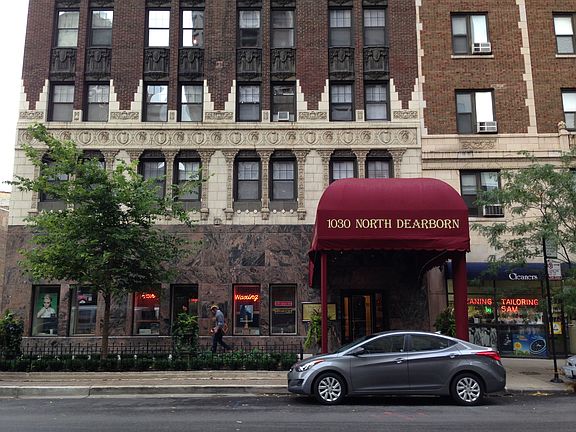 2nd image of 1030 N Dearborn St APT 107