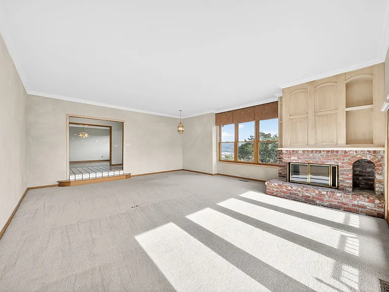 18750 Castle Hill Dr — Photo 9