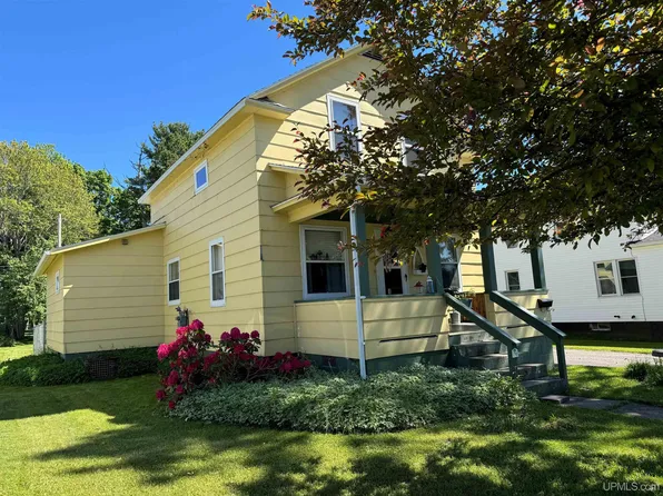 631 N 3rd St, Lanse, MI 49946