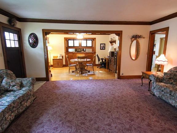 5th image of 324 W Church St