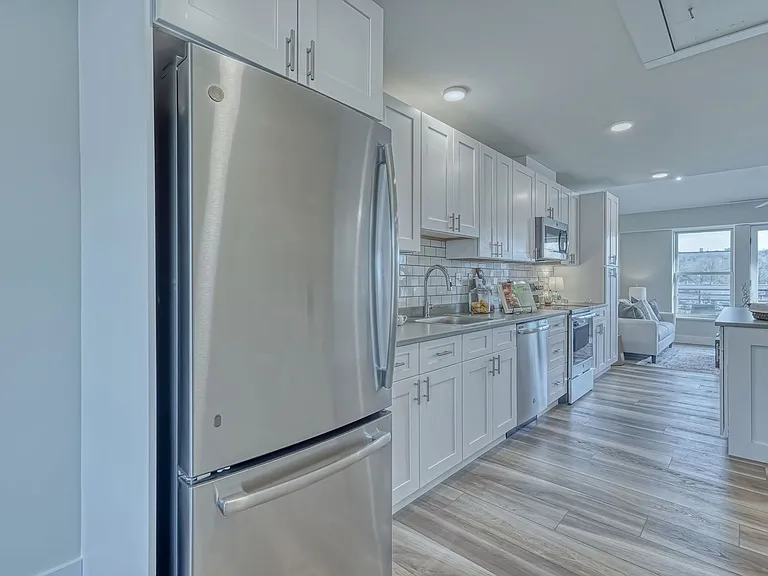 323 Taughannock Blvd — Photo 12