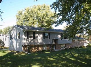 7 Lynwood Ave, Geneseo, IL 61254