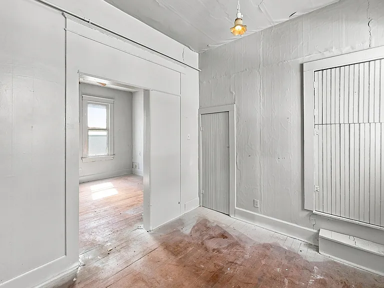 731 E Florida St — Photo 7