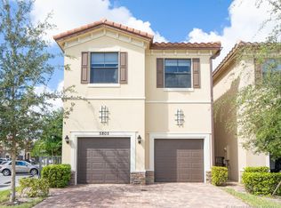 5805 NW 46th Ln, Lauderhill, FL 33319