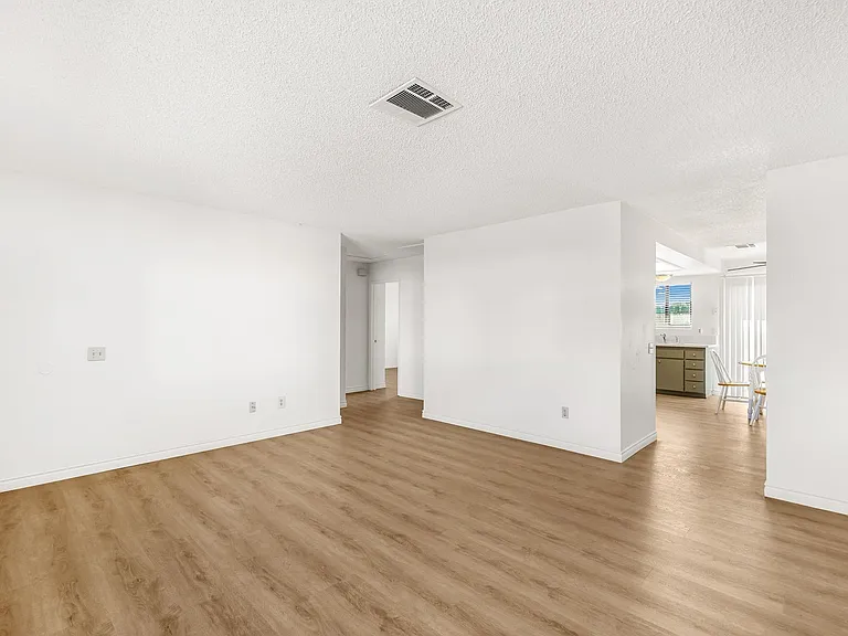 15360 Sequoia St — Photo 5