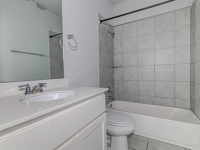 1311 Hazelton Cv — Photo 19