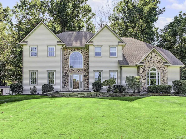 45 Traci Lane, Hopewell Junction, NY 12533