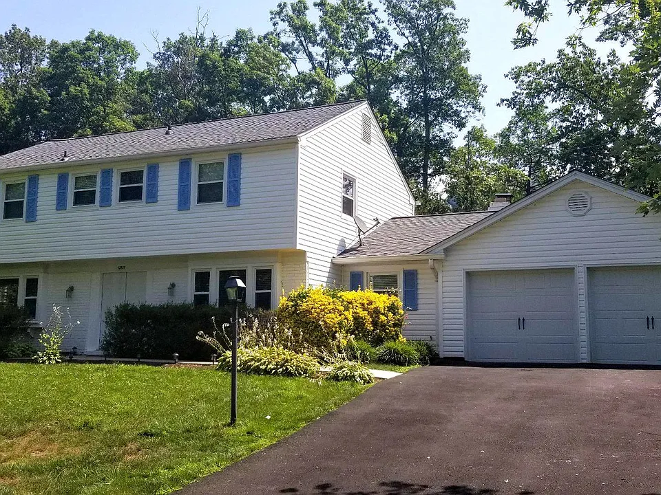 12815 Point Pleasant Dr