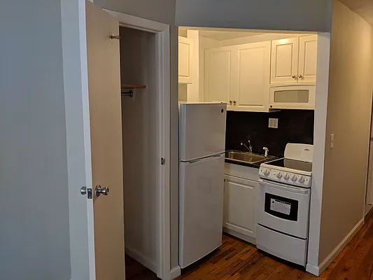 Rented by Compass | media 10