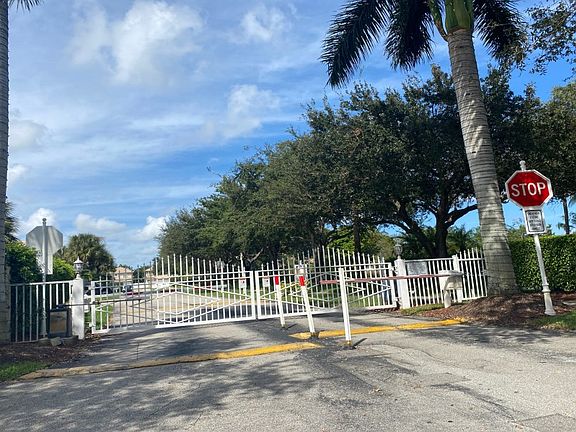 4th image of 41 Citrus Park Dr