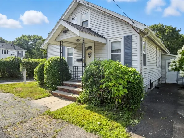 12 Edith Ave, Woburn, MA 01801