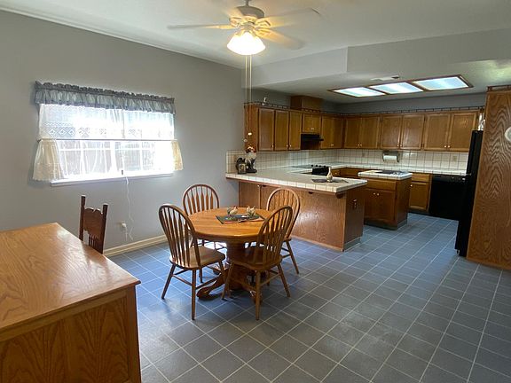 5th image of 345 Riviera Way