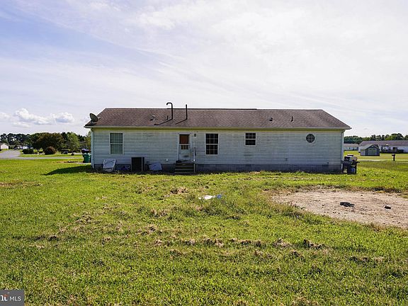 3rd image of 22994 Deep Creek Dr