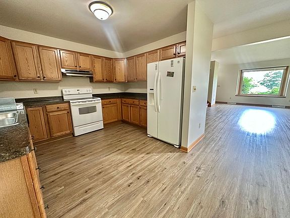 3rd image of 1456 Meadowcreek Ct