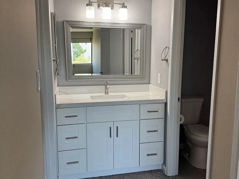 Main Bedroom bathroom vanity