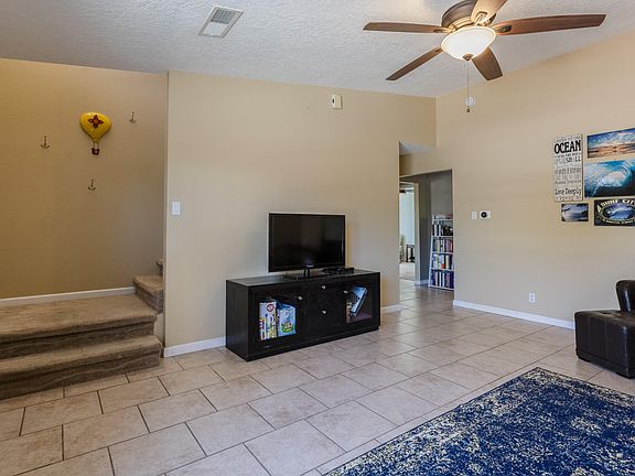 3rd image of 10305 Paseo Del Norte NW