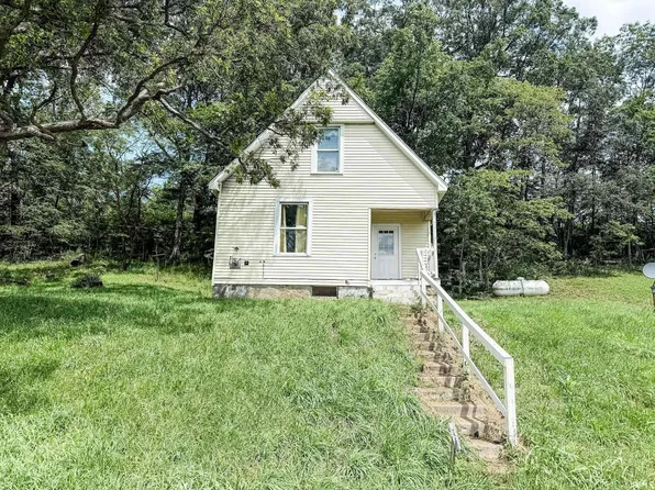 1446 E Lovers Lane Rd, Peru, IN 46970