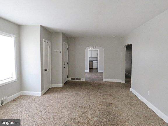 5th image of 102 S Willey St