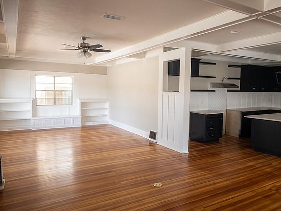 2nd image of 1112 Los Angeles Dr