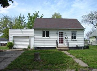 105 E Madison St, New London, IA 52645